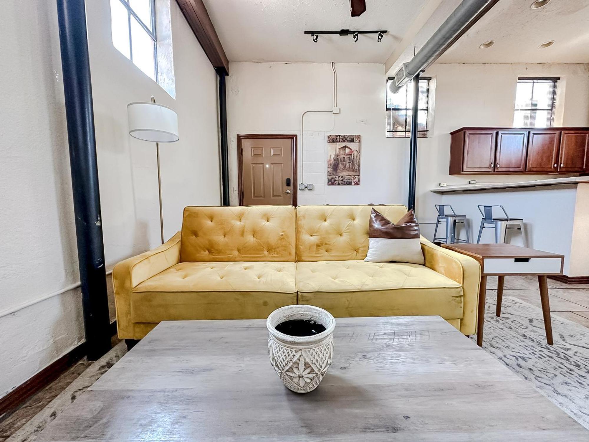 Sleepover 2bd 1ba Downtown *