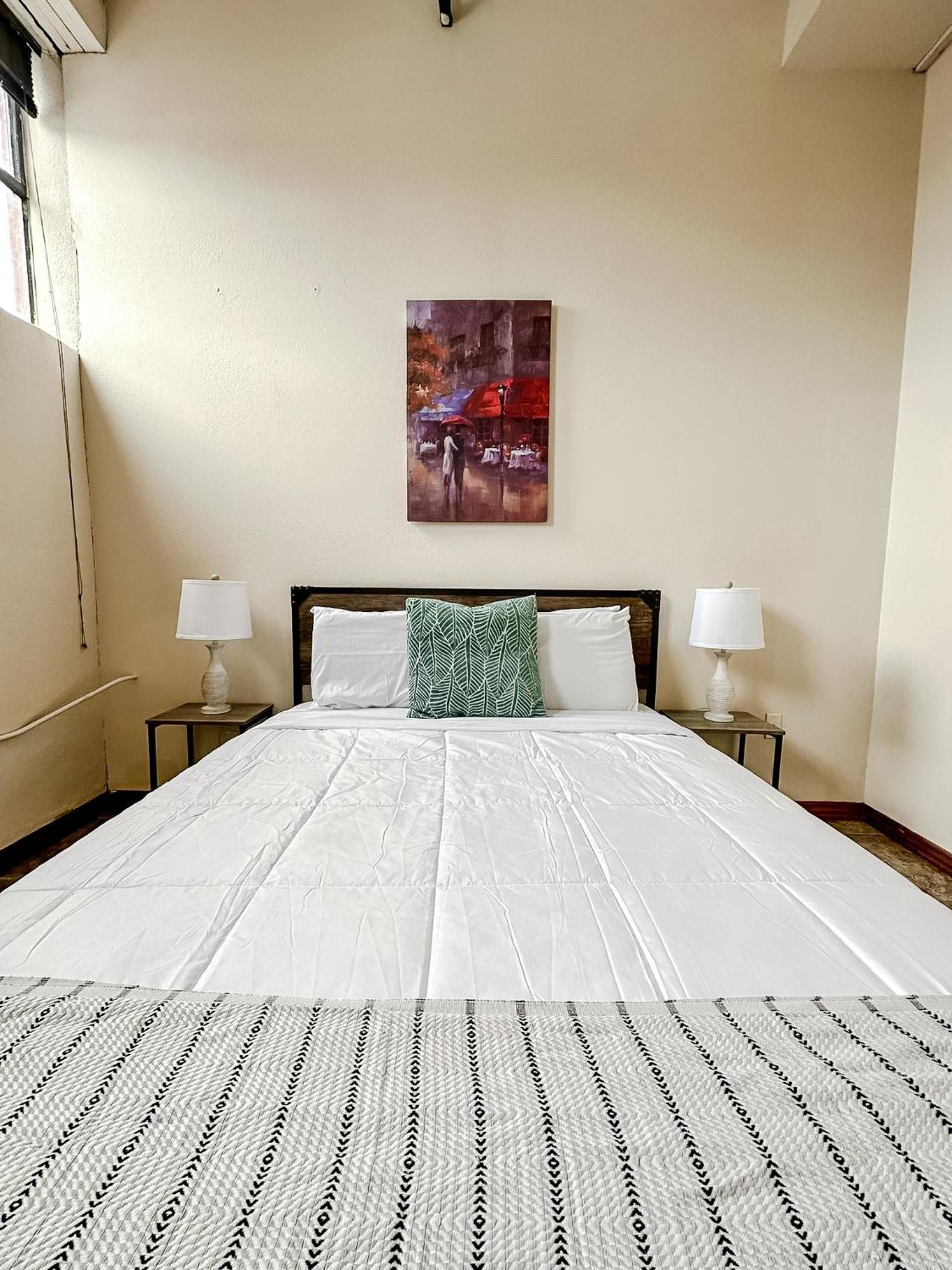 Sleepover 2bd 1ba Downtown *
