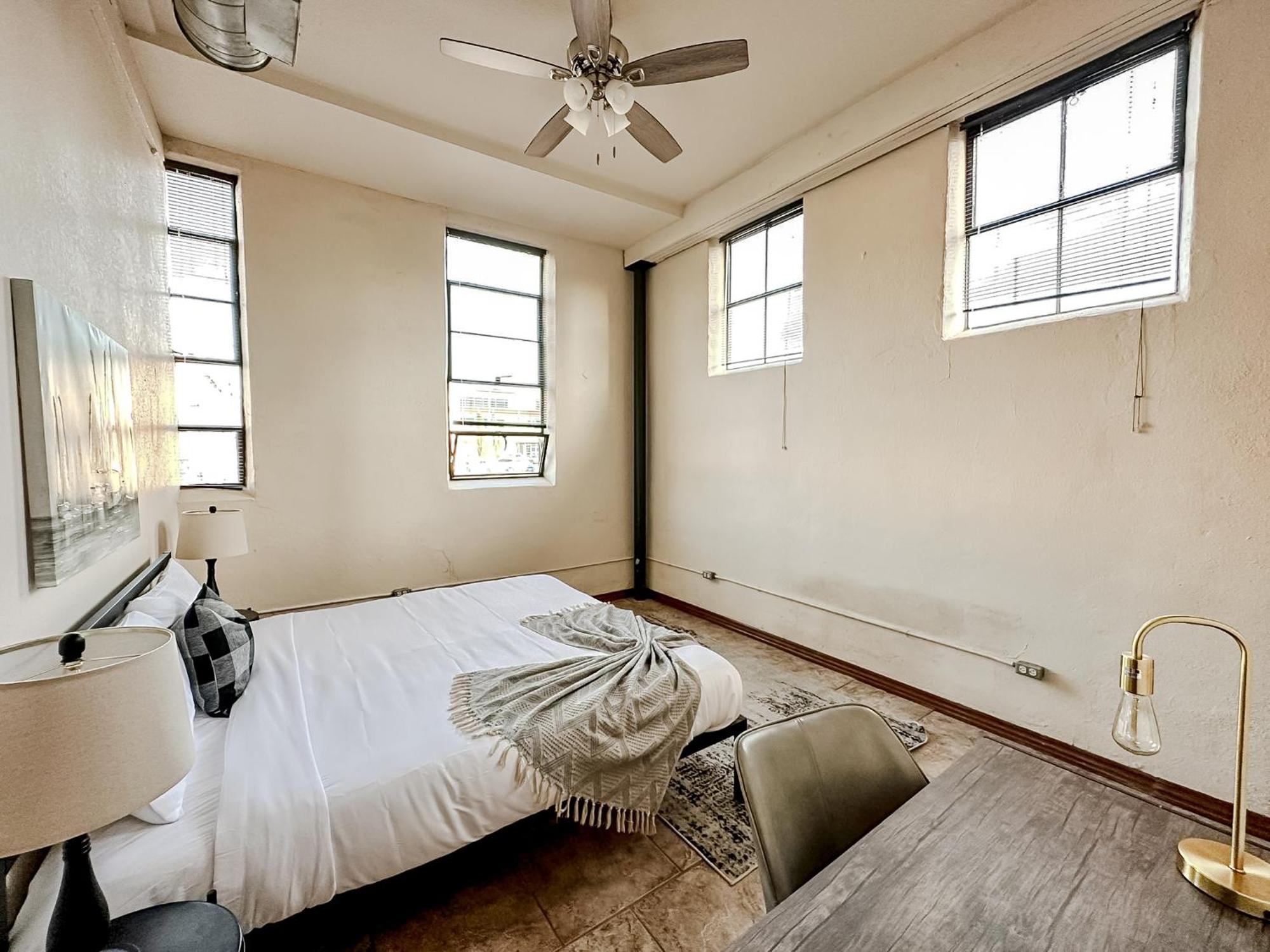 Sleepover 2bd 1ba Downtown Springfield